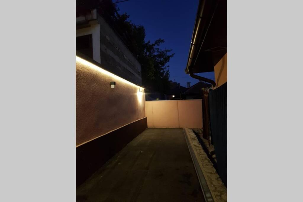 Apartman Sa Garazom I Internetom Sarajevo Luaran gambar