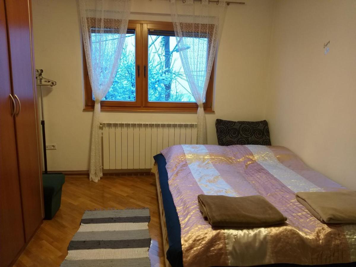 Apartman Sa Garazom I Internetom Sarajevo Luaran gambar